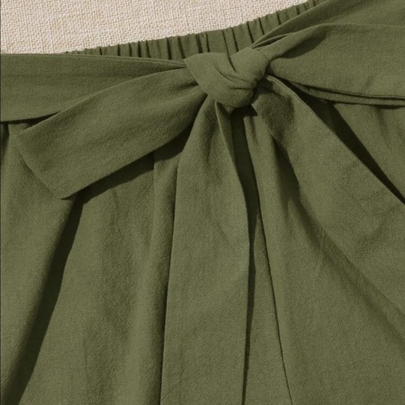 Belted Shorts - Picture 4 of 4